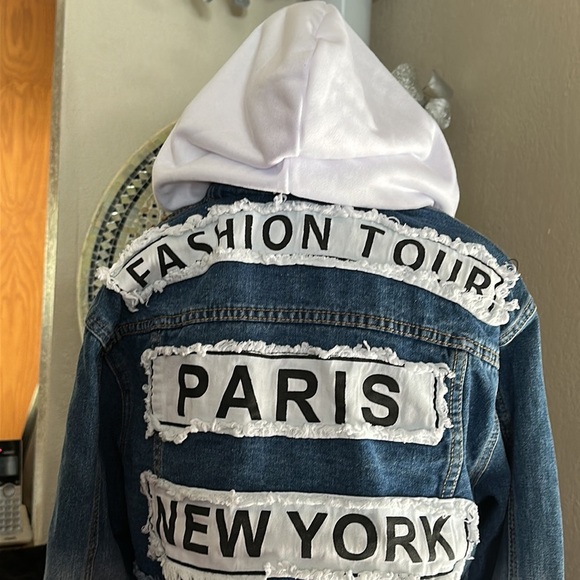 Stylish fashion icon CROP Jean Jacket - Picture 4 of 11